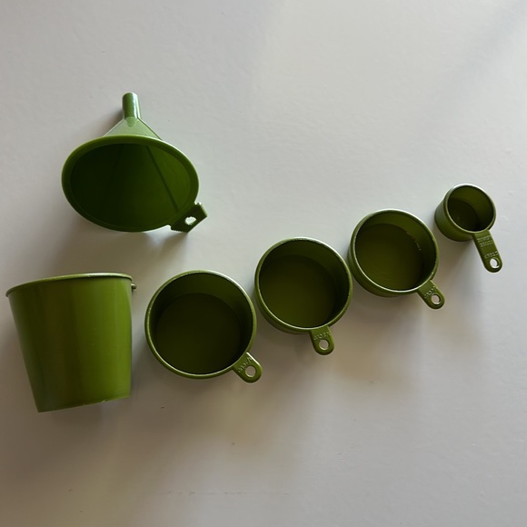 Vintage Other - Vintage Kitchen Cooking Measuring Cups 1970 's Avocado Green 6 piece Set Baking